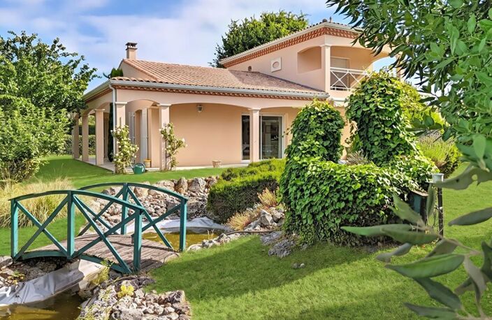 LES MATHES  Villa de 123 m², terrain arboré de plus de 1 000 m², garage et stationnement — photo 2