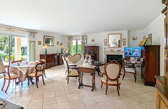 LES MATHES  Villa de 123 m², terrain arboré de plus de 1 000 m², garage et stationnement — photo 3