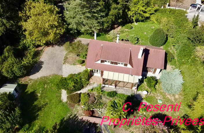 Emplacement exceptionnel!!! Maison  à rénover, 9 pièce(s) 217 m2 — photo 3