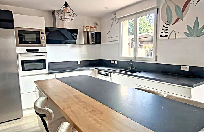 Maison avec un bel espace de vie et une suite parentale de plain - pied -  142 m²  habitables - Lumineuse, économe en énergie, terrain de plus de 600 m² à Moncé en Belin — photo 3