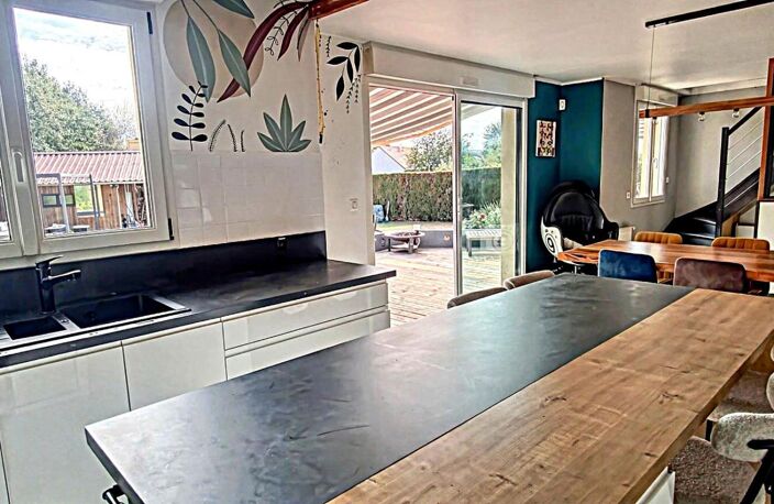 Maison avec un bel espace de vie et une suite parentale de plain - pied -  142 m²  habitables - Lumineuse, économe en énergie, terrain de plus de 600 m² à Moncé en Belin — photo 4