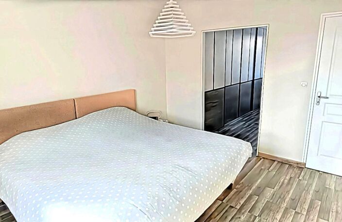 Maison avec un bel espace de vie et une suite parentale de plain - pied -  142 m²  habitables - Lumineuse, économe en énergie, terrain de plus de 600 m² à Moncé en Belin — photo 5