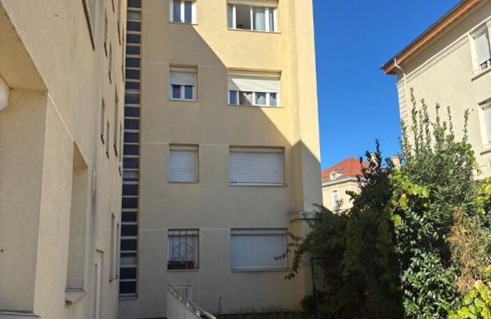 Le Chambon Feugerolles Appartement  T2 50.33 m2 RDC — photo 2