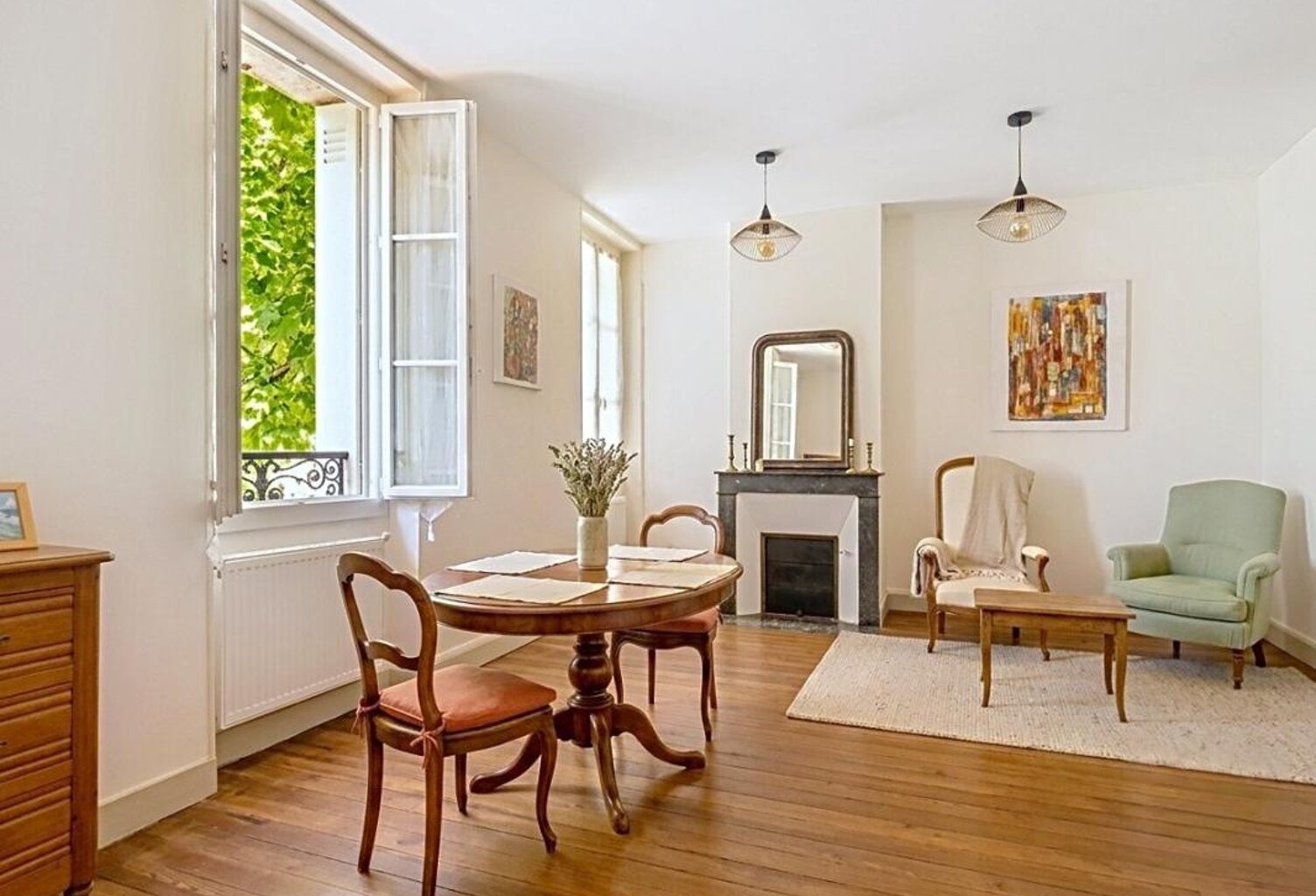 Rare maison bourgeoise en pierre de 142 m² (DPE C) ? Cour, grande cave de 70 m² et Fort potentiel — photo 1
