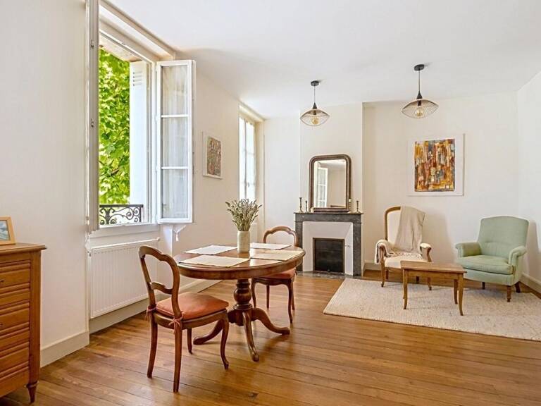 Rare maison bourgeoise en pierre de 142 m² (DPE C) ? Cour, grande cave de 70 m² et Fort potentiel — photo 1