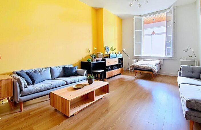 Rare maison bourgeoise en pierre de 142 m² (DPE C) ? Cour, grande cave de 70 m² et Fort potentiel — photo 4