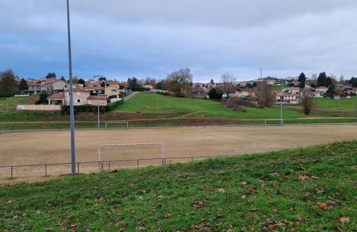 Saint Didier en Velay 43140  parcelle de terrain 1000m² dont 700m² constructible — photo 2