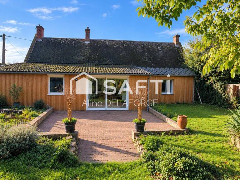 Maison de plain-pied avec jardin, piscine, garage, dépendances, et panneaux solaires à Montenescourt — photo 1