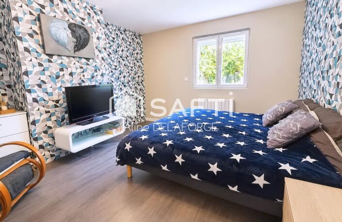 Maison de plain-pied avec jardin, piscine, garage, dépendances, et panneaux solaires à Montenescourt — photo 5