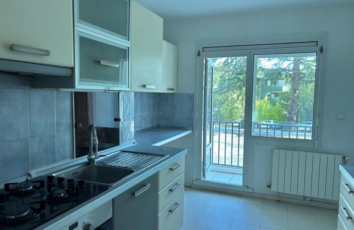 Appartement À Vendre — photo 2
