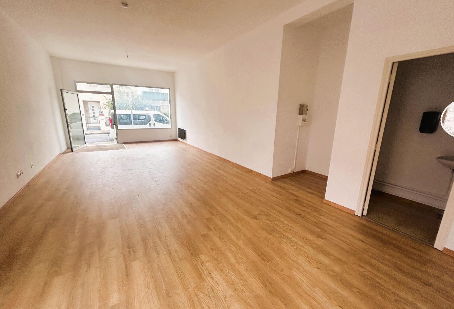 Location commerce   à Perpignan (66000) — photo 1