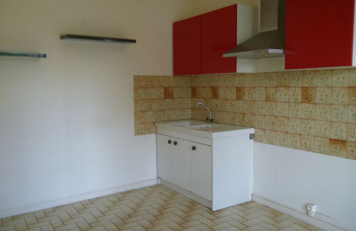 Local commercial avec appartement T4 et terrasse — photo 4