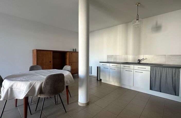 Location appartement 3 pièces 67 m² à Bayonne (64100) — photo 2