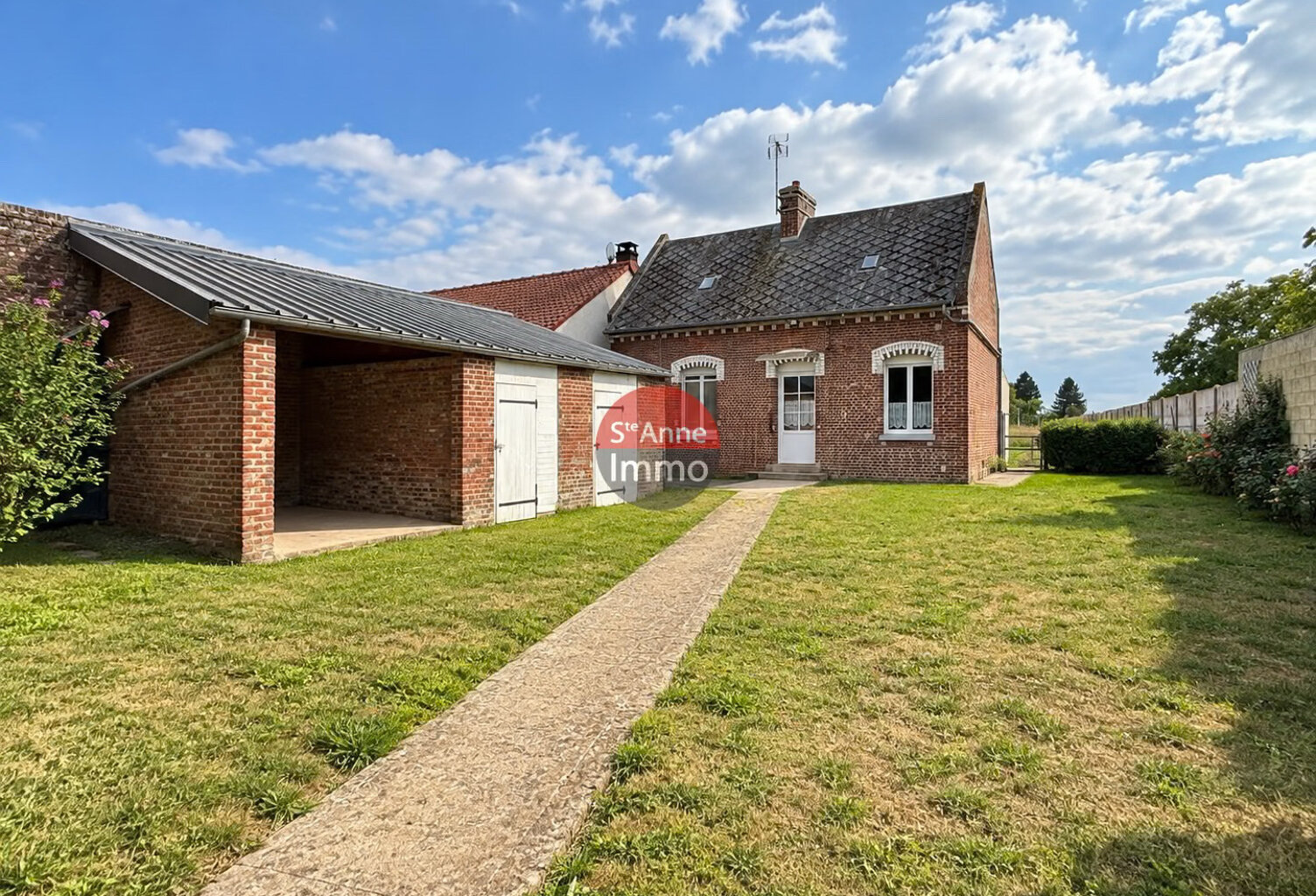 PARVILLERS-LE-QUESNOY - MAISON SEMI-MITOYENNE - 2 CHAMBRES - — photo 1