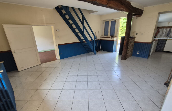 Maison ancienne à rénover   Garage et greniers aménageables — photo 3