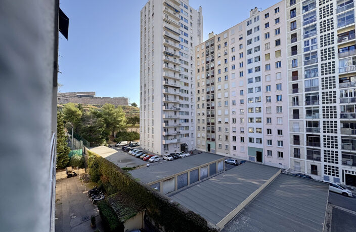 MARSEILLE 7 EME   T2 TRAVERSANT DE 45 m2 À RÉNOVER   À DEUX — photo 4