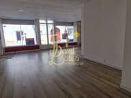 LOCAL COMMERCIAL — photo 3