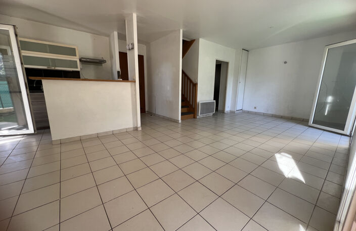MAISON 4 PIECES - 3 CHAMBRES - LA GARDE ( 83130 ) AVEC TERRA — photo 2