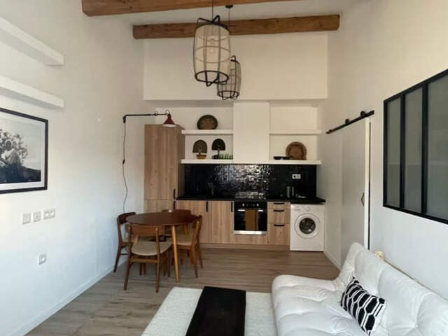 Appartement à louer 850 EUR par mois à Marseille 2 (13) — photo du bien
