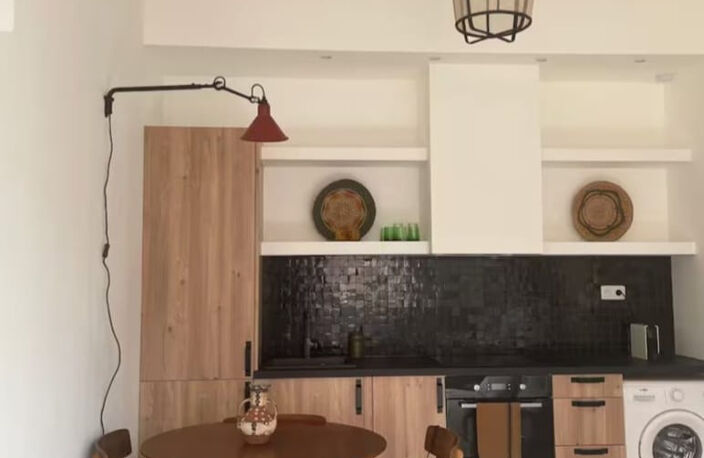 Appartement à louer 850 EUR par mois à Marseille 2 (13) — photo 2