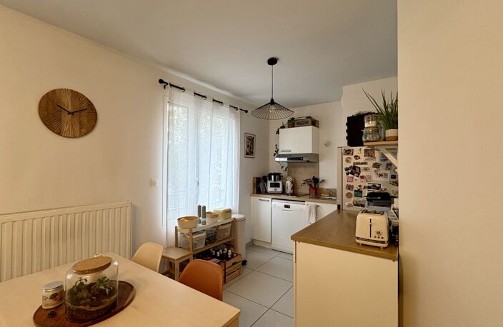 Location appartement 2 pièces 51 m² à Francheville (69340) — photo 2