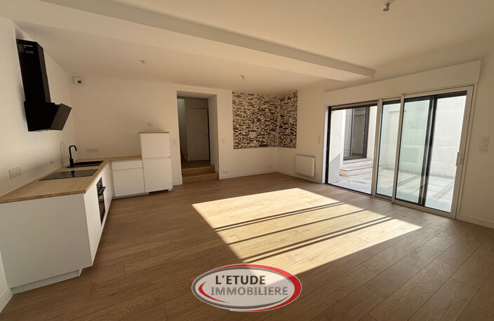 Maison entièrement rénovée au coeur du bourg de Carquefou   F — photo 3
