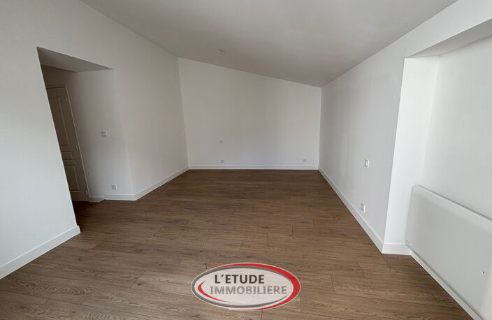Maison entièrement rénovée au coeur du bourg de Carquefou   F — photo 4