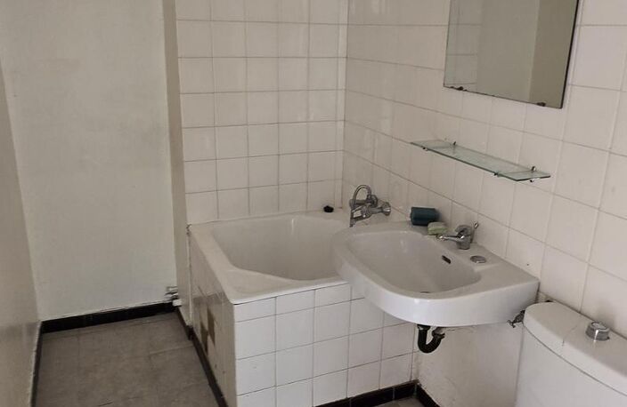 Location appartement 1 pièce 27 m² à Le Pont-de-Claix (38800) — photo 3