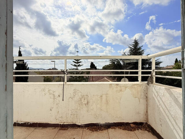 Appartement traversant avec garage et deux balcons — photo du bien