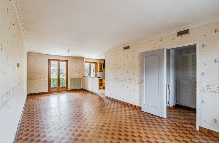 Maison familiale avec fort potentiel   Proche écoles et comm — photo 4
