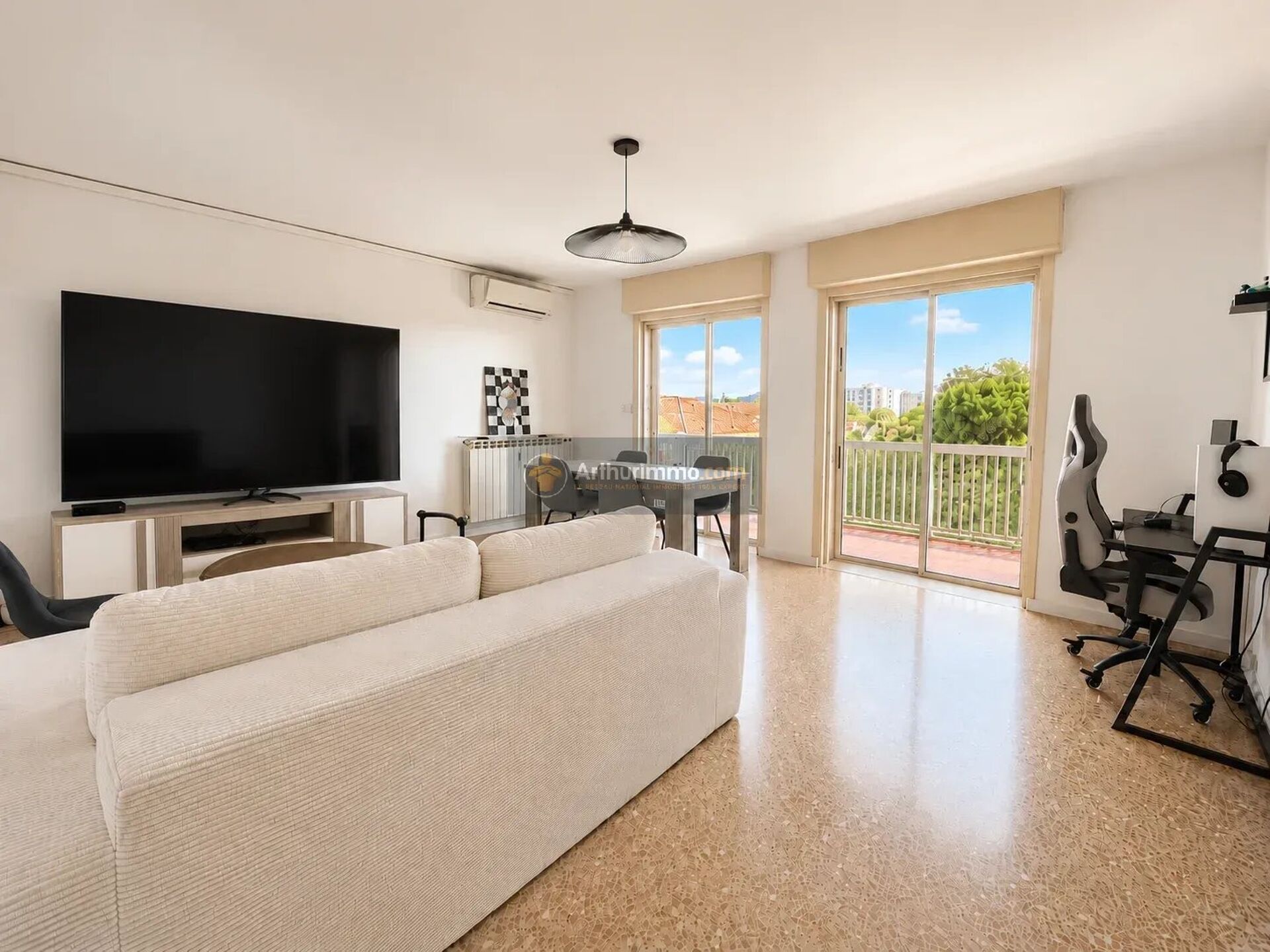 Appartement 3 pièces 75 m² · à Fréjus · 75 m² · 180 000 €