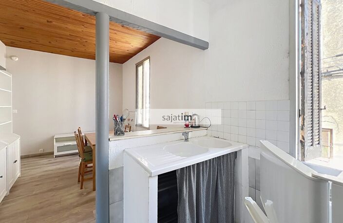 maison de ville composée d'un Studio de 25 m² et d'un T2 de 29 — photo 2