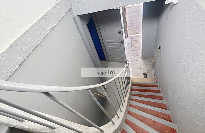 maison de ville composée d'un Studio de 25 m² et d'un T2 de 29 — photo 5