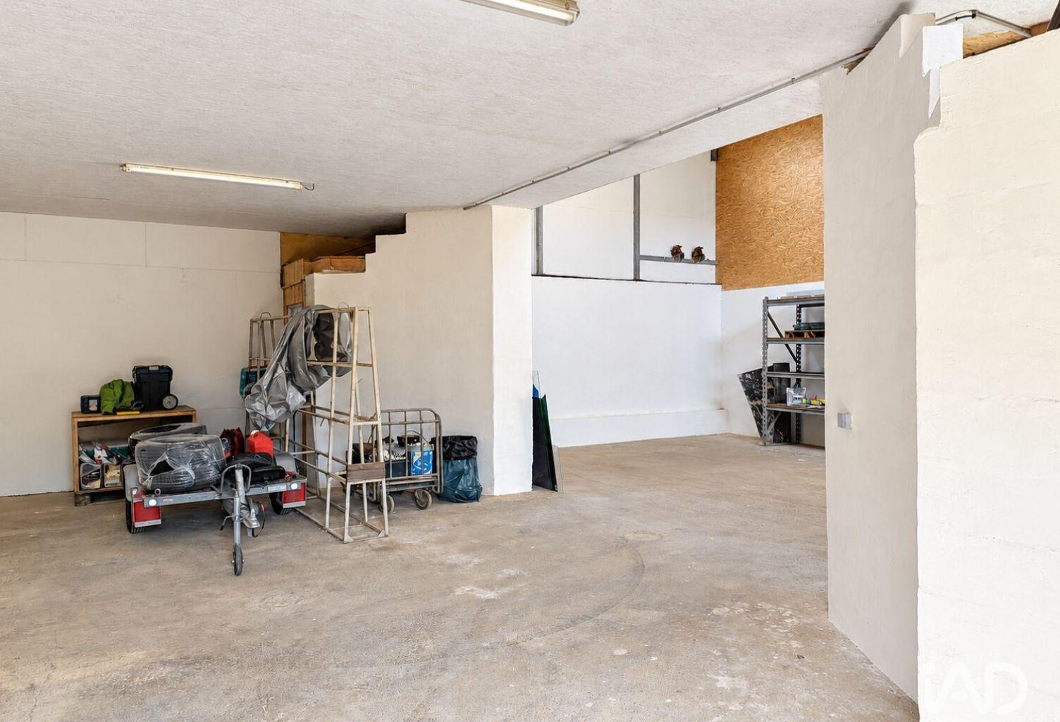 Location Atelier 180 m&sup2; — photo 1