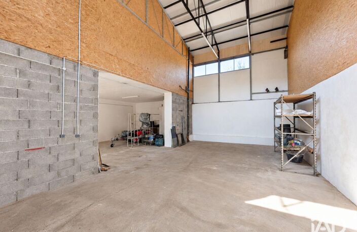 Location Atelier 180 m&sup2; — photo 3
