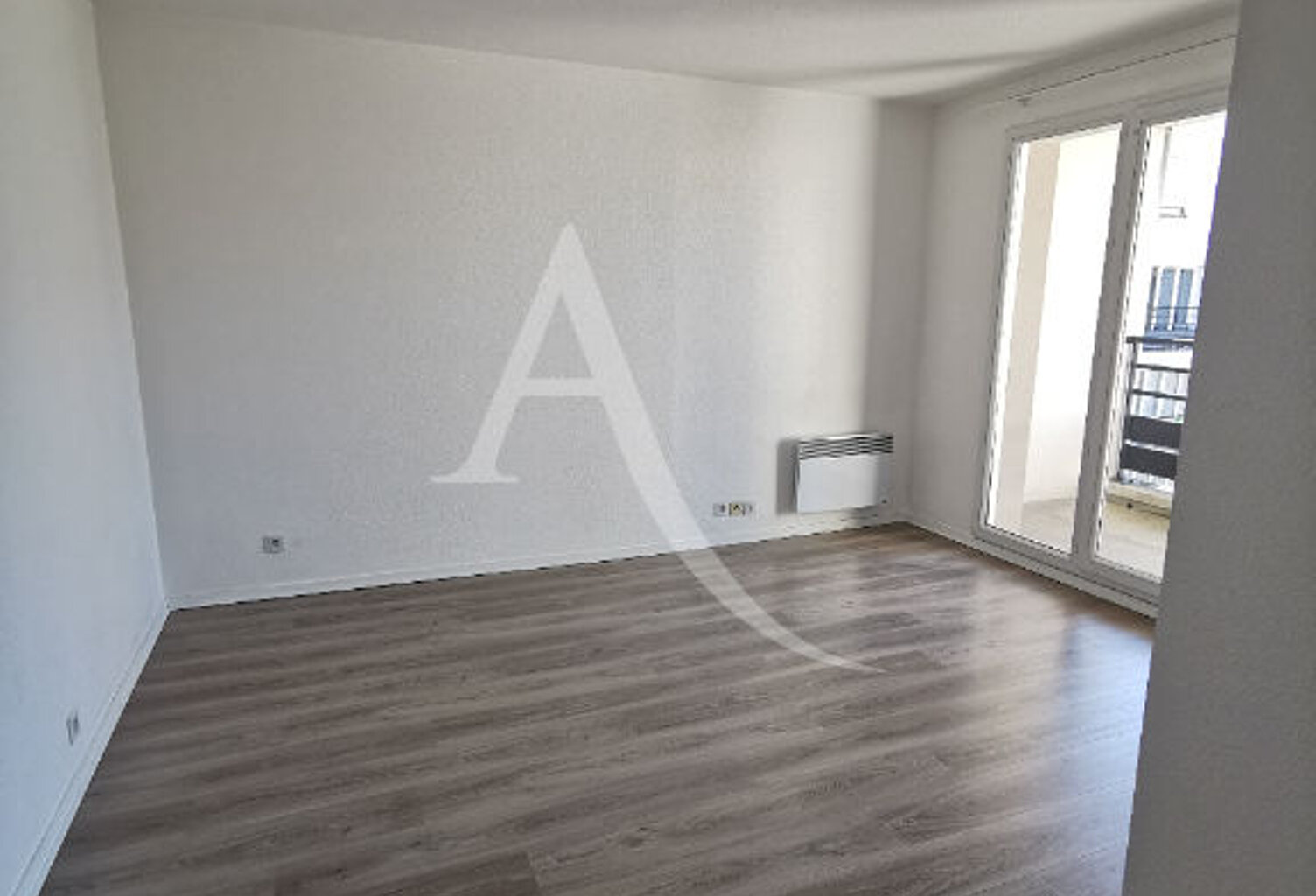 T2 36m² + BALCON + PARKING - CERGY LE HAUT — photo 1