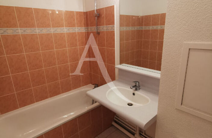 T2 36m² + BALCON + PARKING - CERGY LE HAUT — photo 4