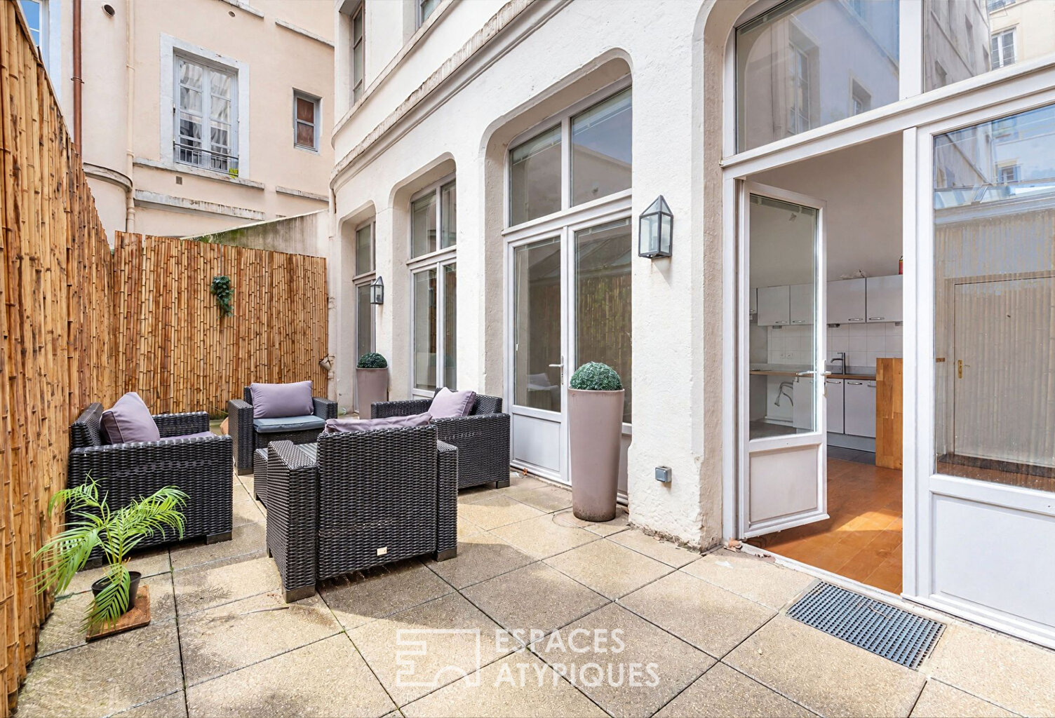 Appartement ancien rénové avec terrasse privée au coeur du quartier d'Ainay — photo 1