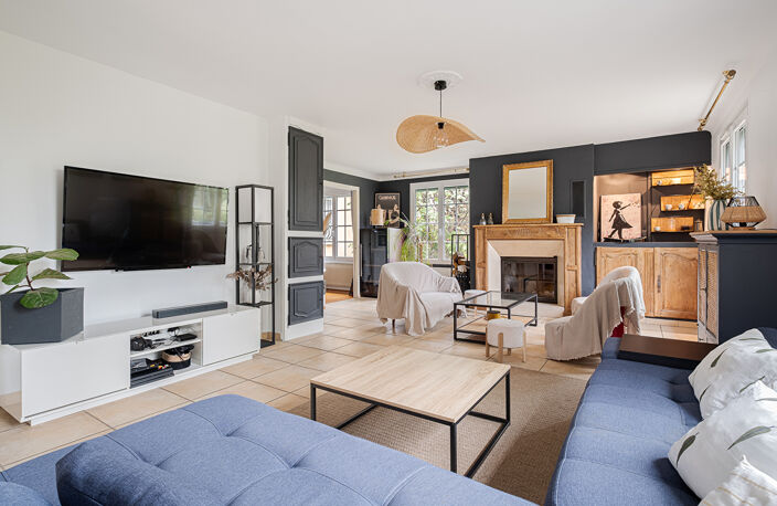 Maison rénovée avec jardin et piscine — photo 4