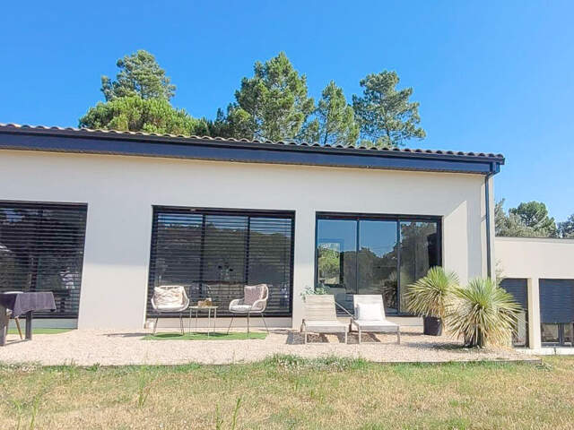 A vendre  dans bel environnement, villa contemporaine - Suze La Rousse — photo du bien