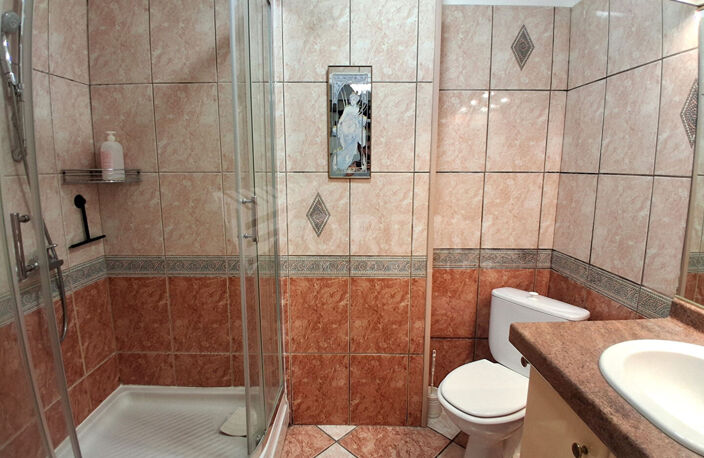 Cravant centre, maison de village meublée en duplex — photo 5