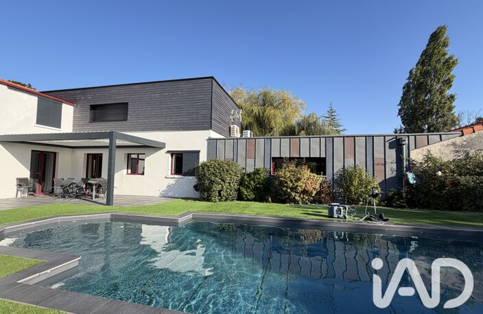 Vente Maison/villa 10 pièces — photo 2