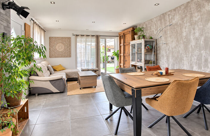 MARIGNANE - MAISON DE 101M² AVEC T2 INDÉPENDANT DE 35M2 LOUÉ, JARDIN, CUISINE D'ÉTÉ ET GARAGE ! — photo 3