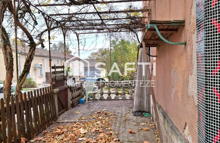 Maison en pierre avec un extérieur — photo 3