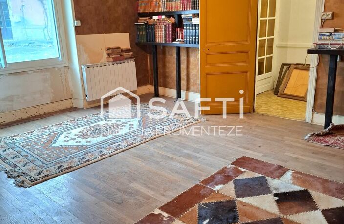 Maison en pierre avec un extérieur — photo 4