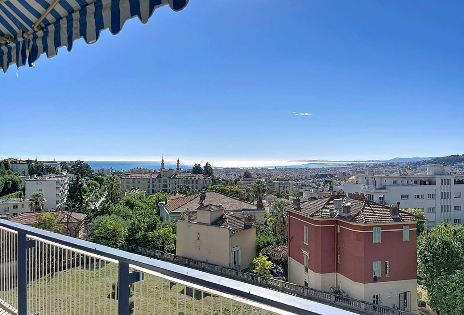 Appartement  - 3 pièces  - 81.21 m² — photo 1