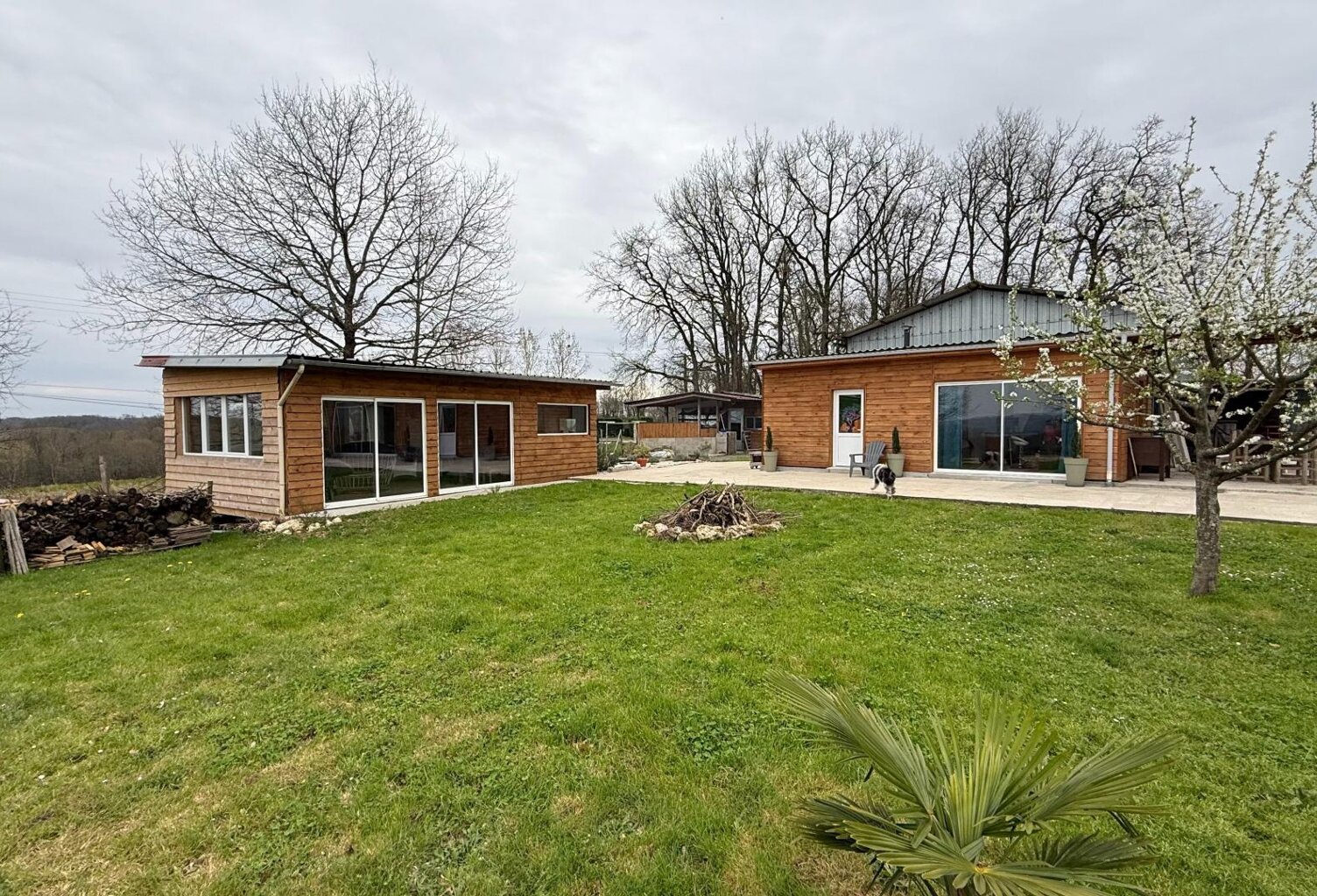 Complexe 3 chalets et local commercial — photo 1
