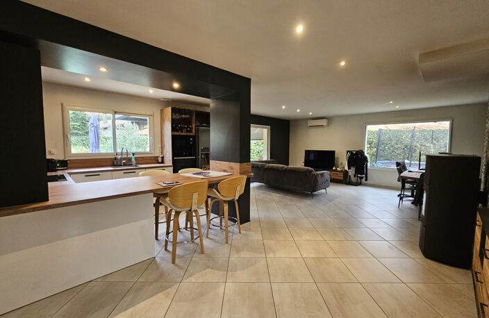 VILLA T4  DE PLAIN PIED AVEC PISCINE — photo 3
