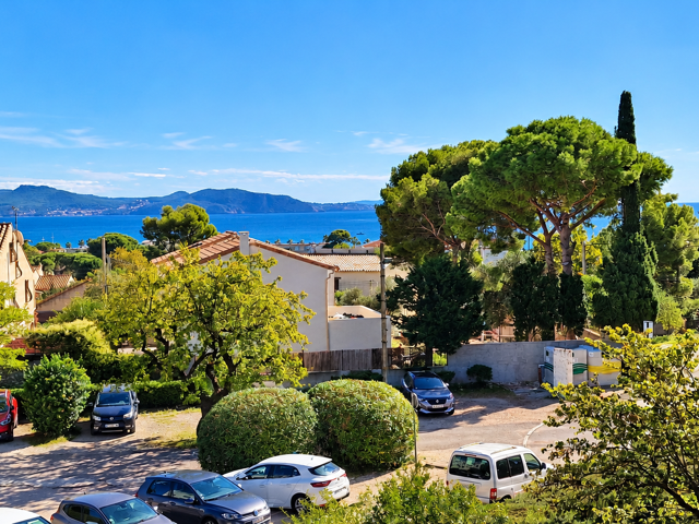 LA CIOTAT   SPACIEUX T3/4 DE 91 M2 AVEC VUE MER, BALCONS ET — photo du bien