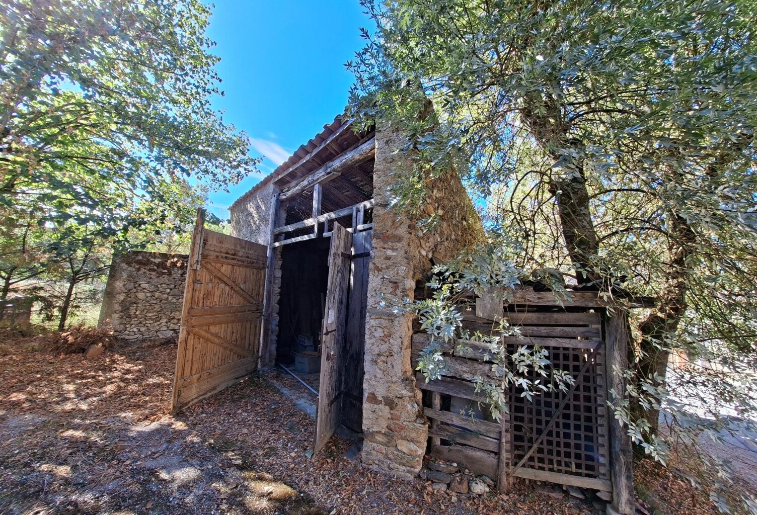 Remise en pierre/Garage. — photo 1